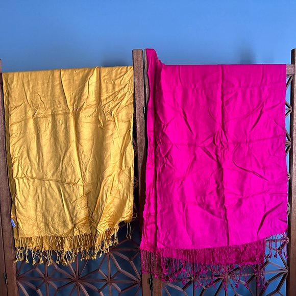 Lot of 4 Scarves - Picture 3 of 3